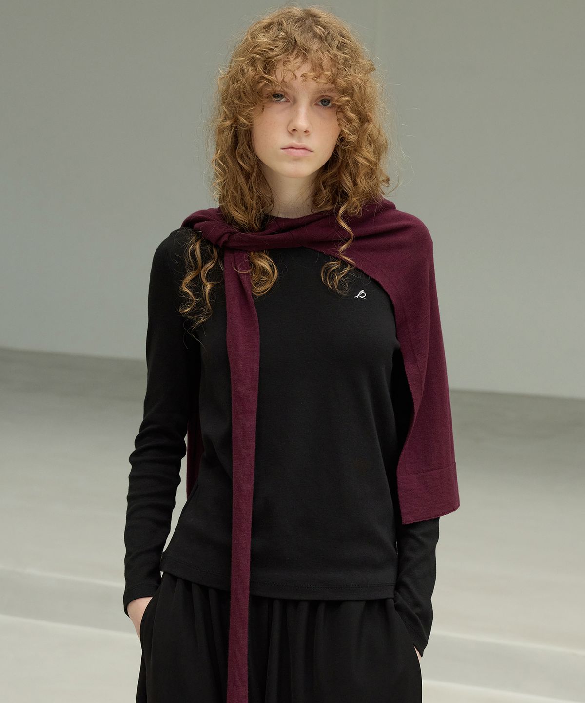 르바(LEVAR) Float Wool Layered Shawl - Berry Plum