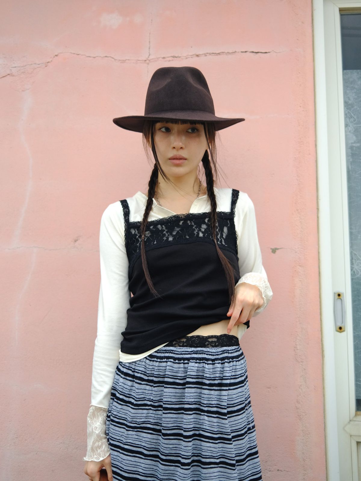 이히하(YEEHEEHAA) NEMO lace sleeveless (BK)