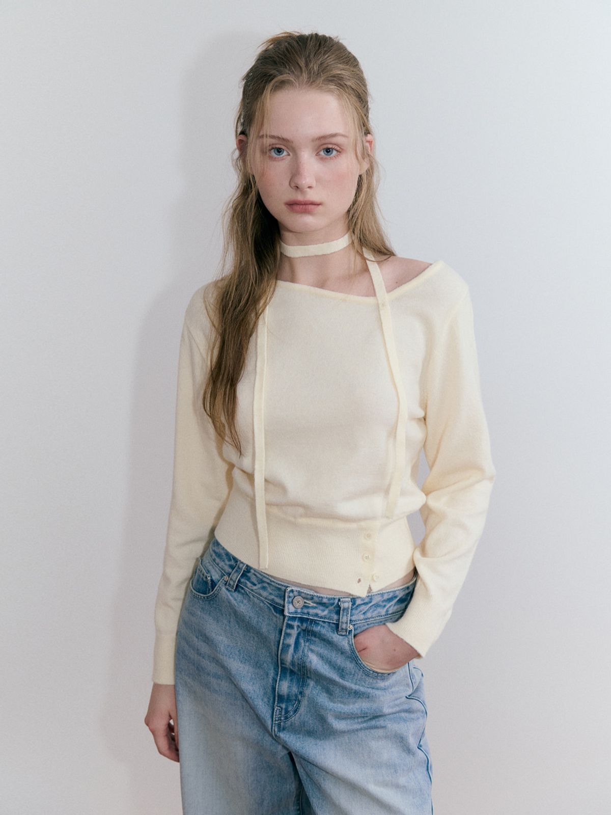 에트몽(ETMON) Oblique Strap Knit Pullover, Cream