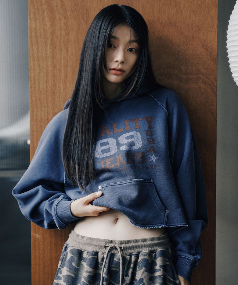 우먼 다잉 크롭 그래픽 후드 네이비