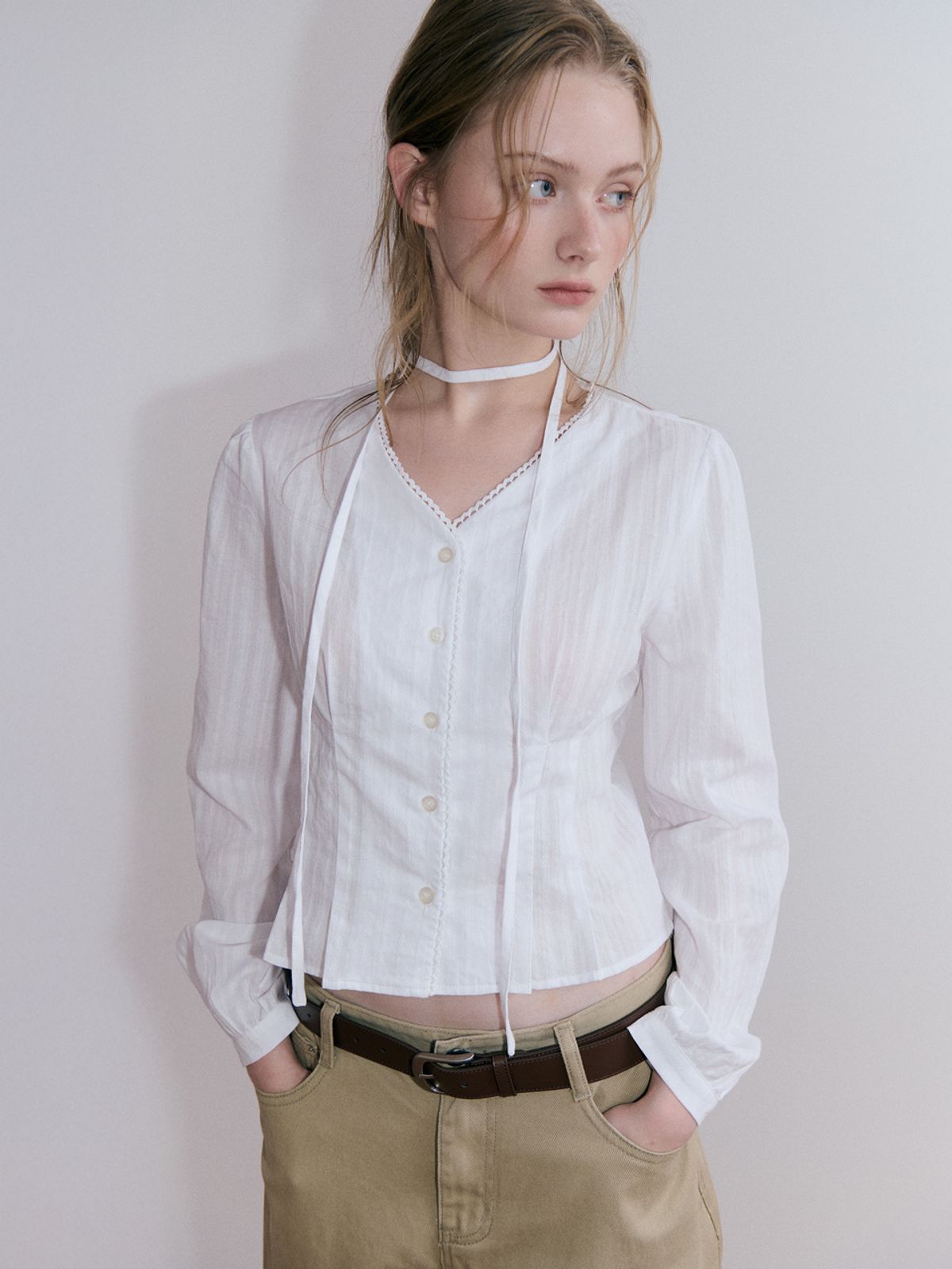 에트몽(ETMON) Lace Pintuck Strap Blouse, White
