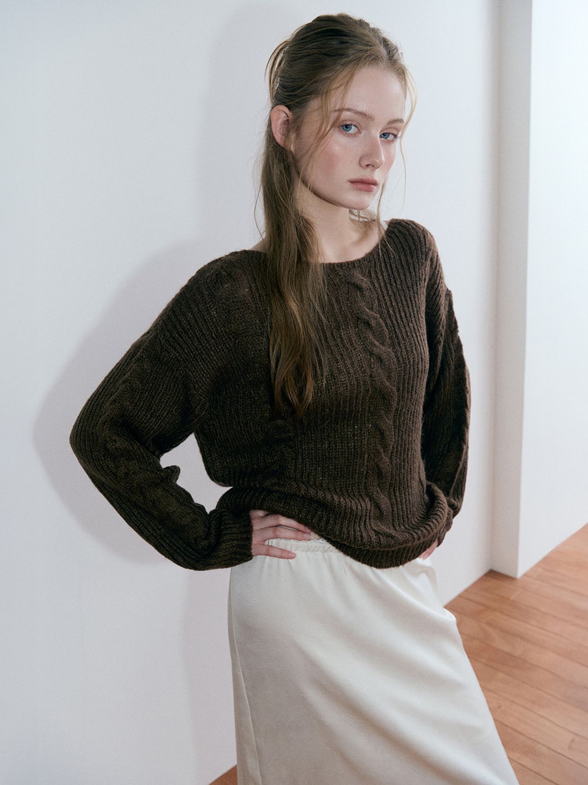 에트몽(ETMON) Boat-Neck Cable Knit Pullover, Brown