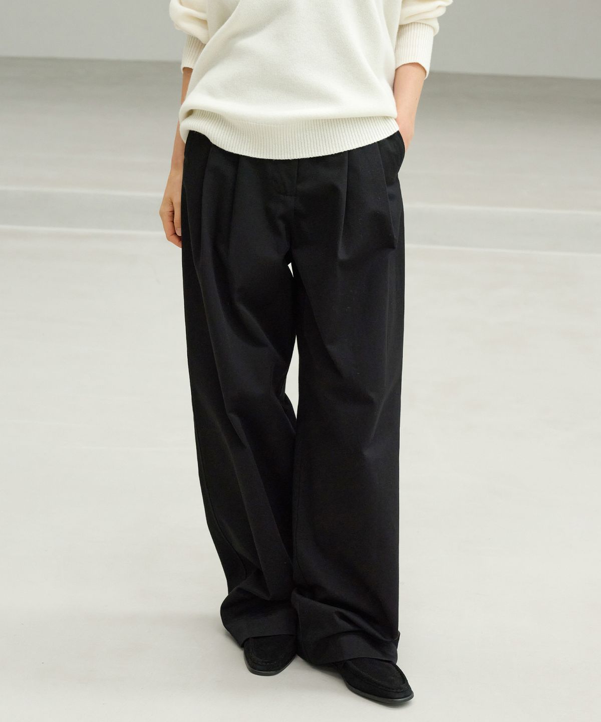 르바(LEVAR) Relaxed Cotton Chino Pants - Black