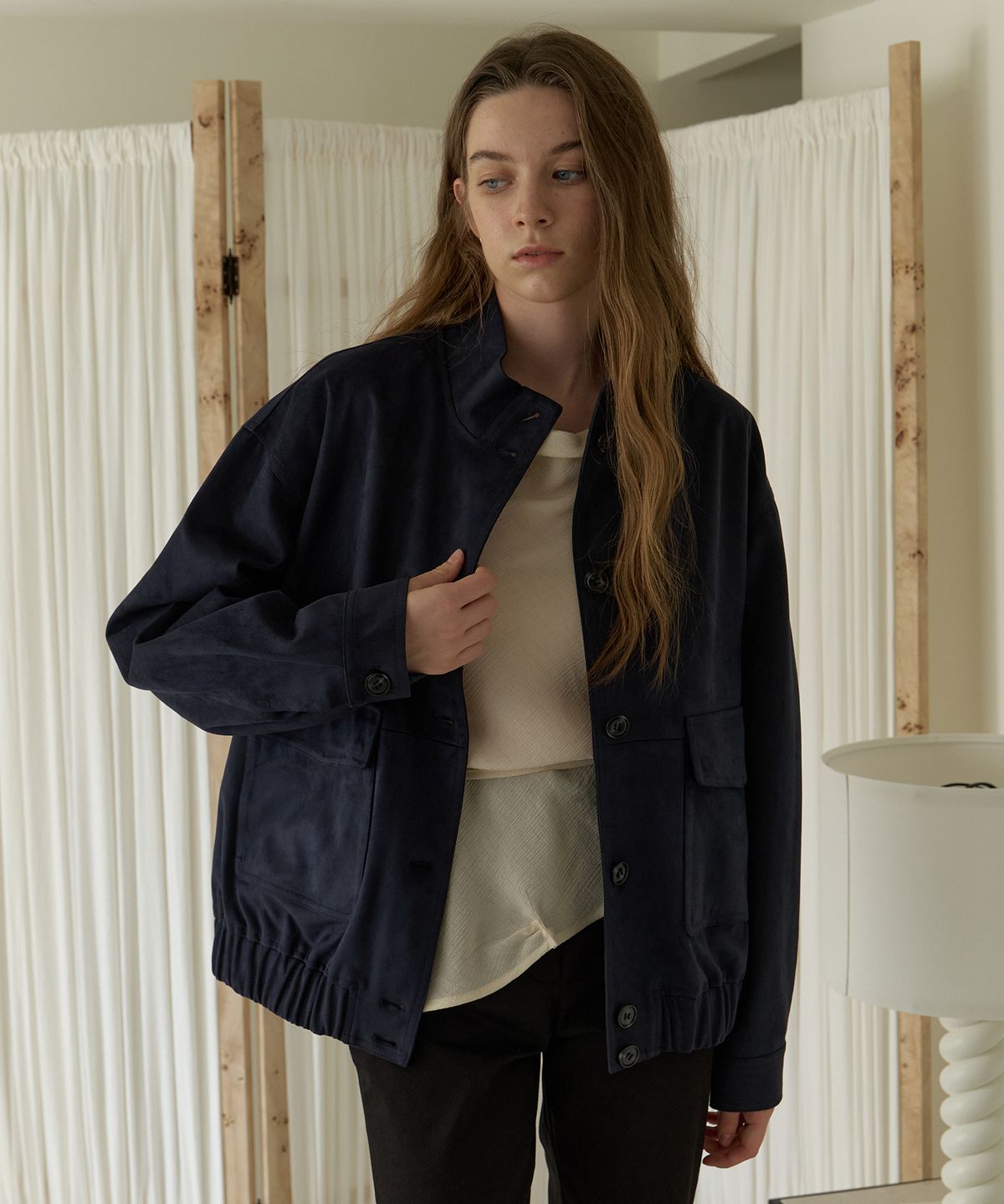 어몽(AMONG) A SUEDE BOMBER JUMPER_NAVY