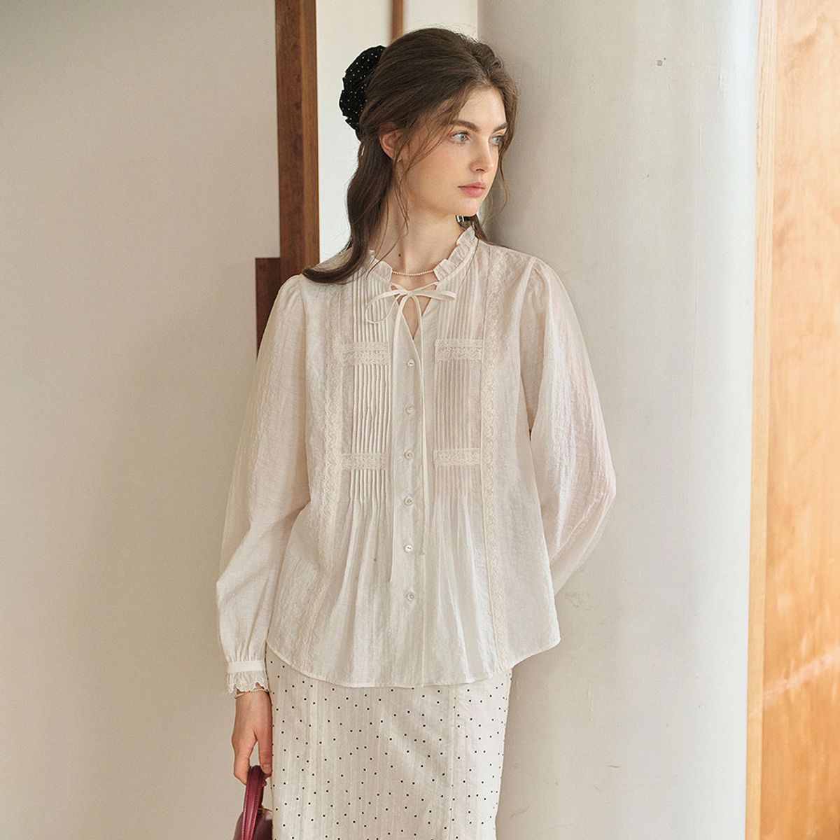 심플레트로(SIMPLE RETRO) SR_White lace blouse