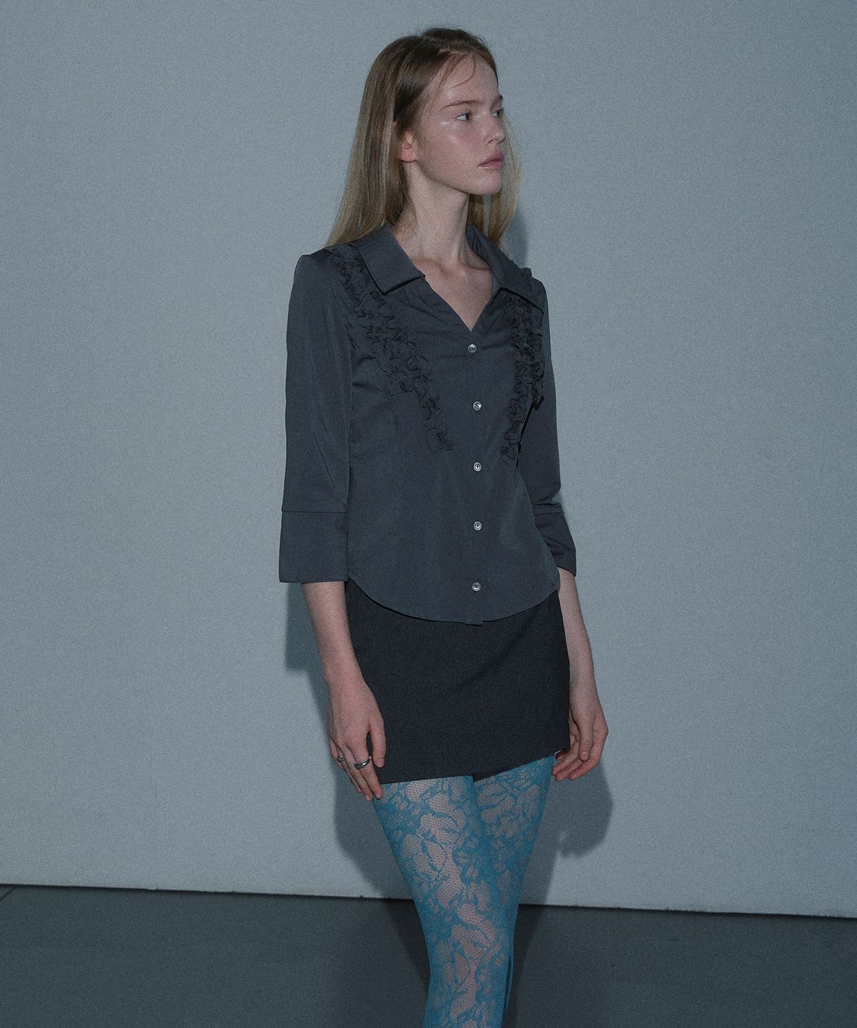 마가린핑거스(MARGARIN FINGERS) FRILL OPEN COLLAR SHIRT (CHARCOAL)