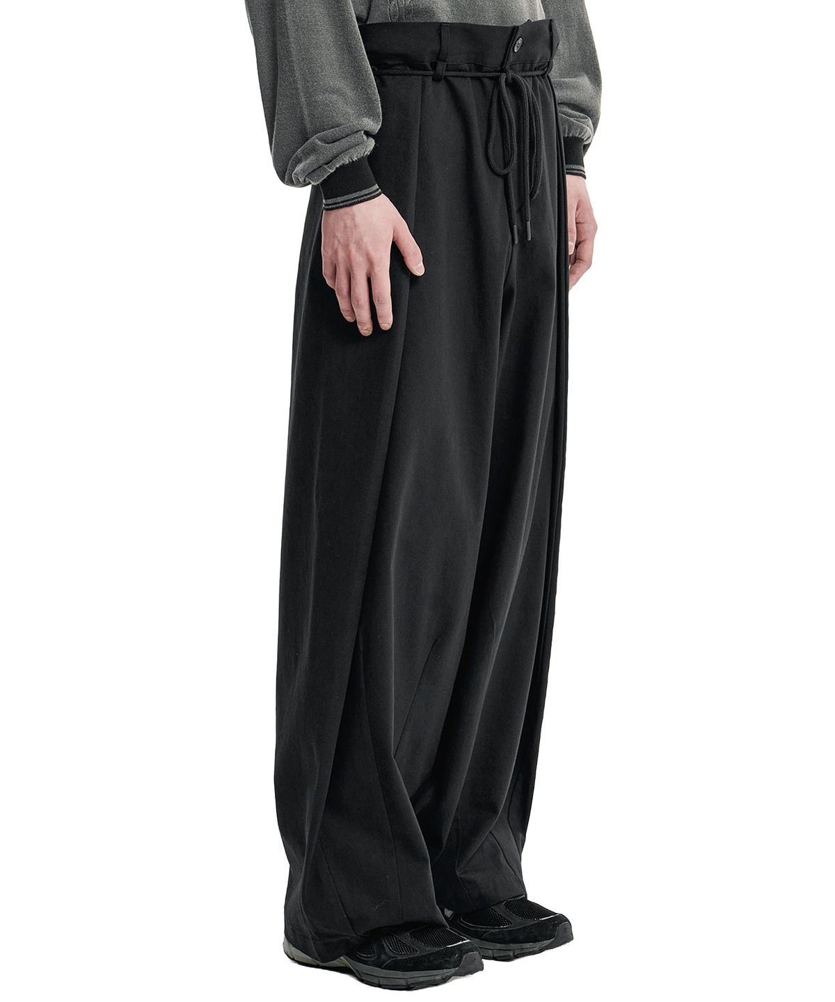 아조바이아조(AJOBYAJO) Cotton Twill One Tuck Pants [BLACK]