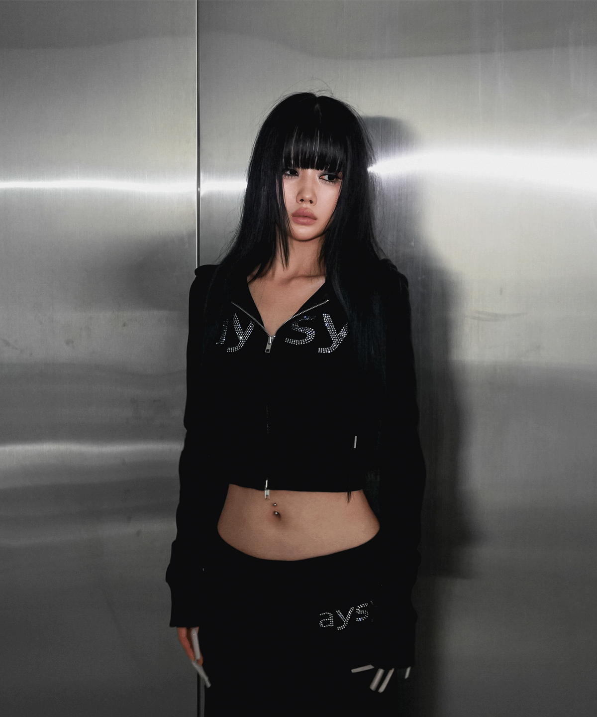 아야즈앤세이(AYASNSEY) BOE HOTFIX SLIM HOODIE ZIP UP