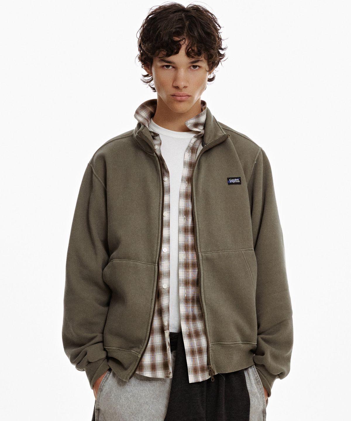 가든익스프레스(GARDEN EXPRESS) High-neck Pigment Zip-up (khaki)