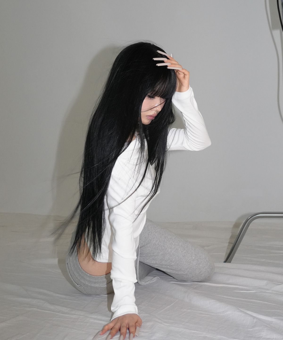 아야즈앤세이(AYASNSEY) YOI ONE-SHOULDER DRAPE SLIM TOP (WHITE IVORY)