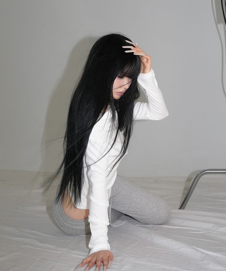 YOI ONE-SHOULDER DRAPE SLIM TOP (WHITE IVORY)