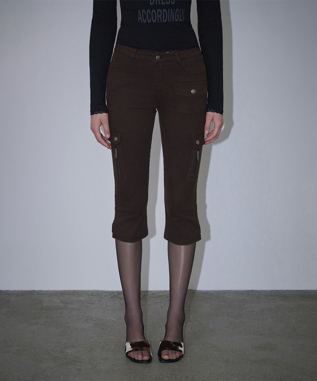 로타입(ROUGHTYPE) Pocket Cargo Capri Pants - Brown