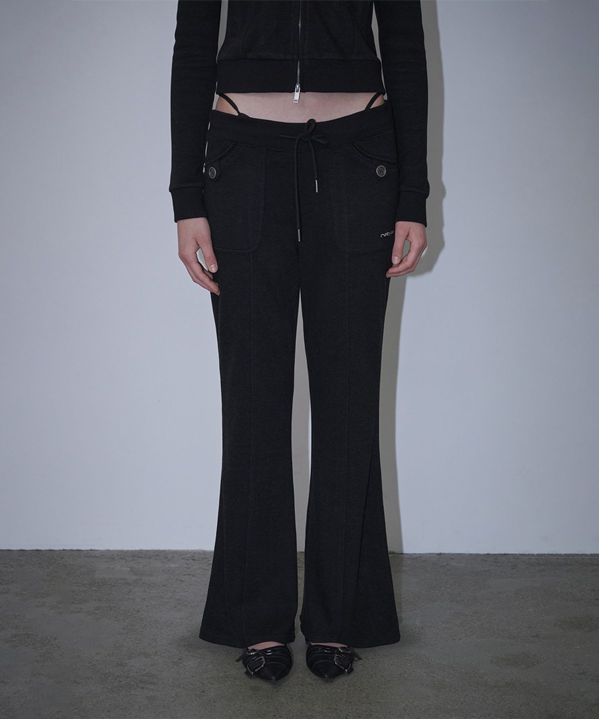 로타입(ROUGHTYPE) Leon Training Bootcut Pants - Black