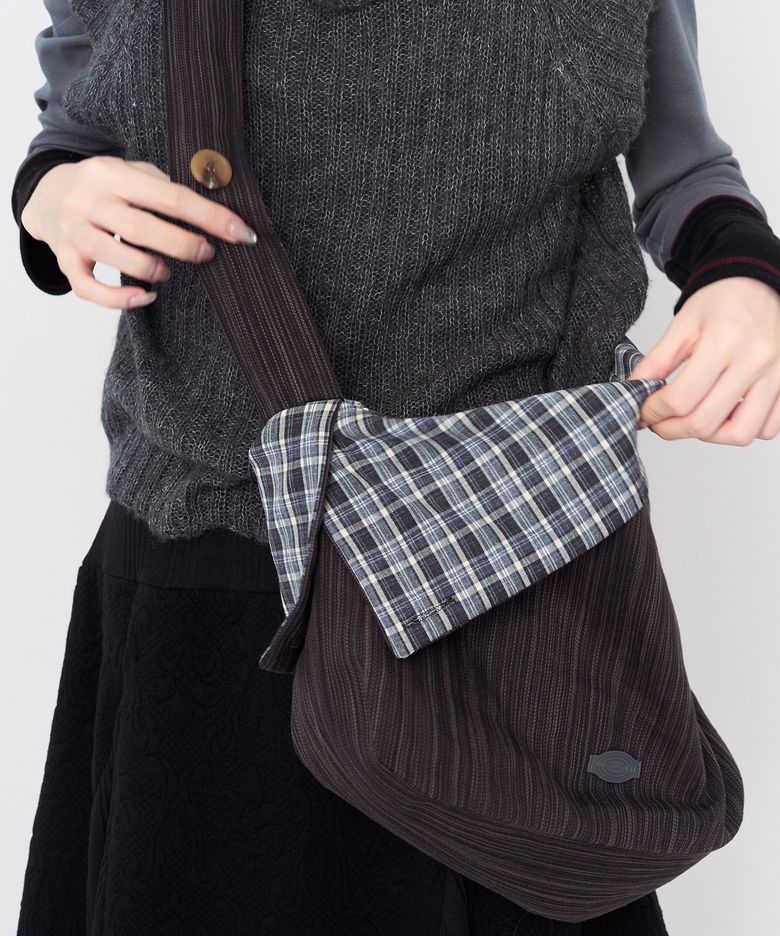플로피 크로스-숄더백 Floppy Cross-Shoulder Bag (Charcoal_Check)