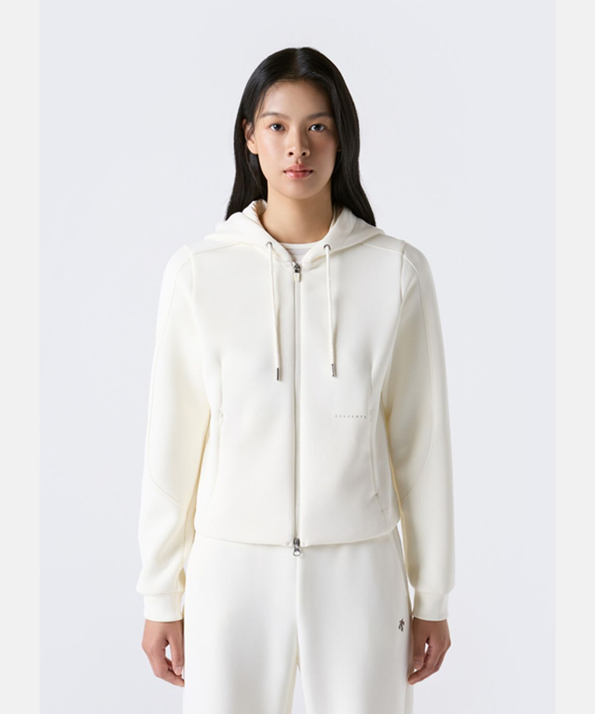 데상트(DESCENTE) 여성 모달 플로우 후드형 트레이닝 자켓 아이보리 SR322PFT81
