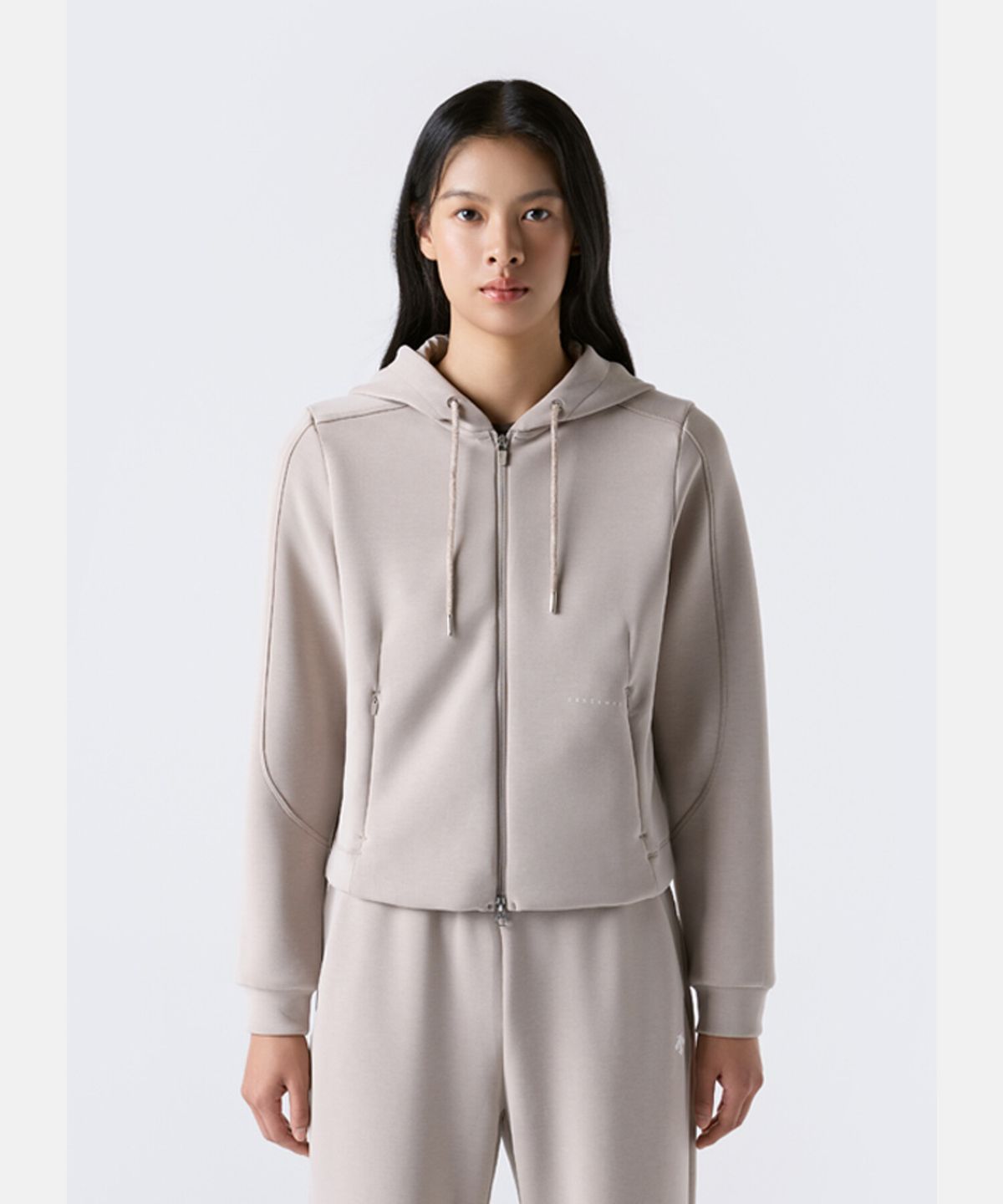 데상트(DESCENTE) 여성 모달 플로우 후드형 트레이닝 자켓 브라운 SR322PFT81