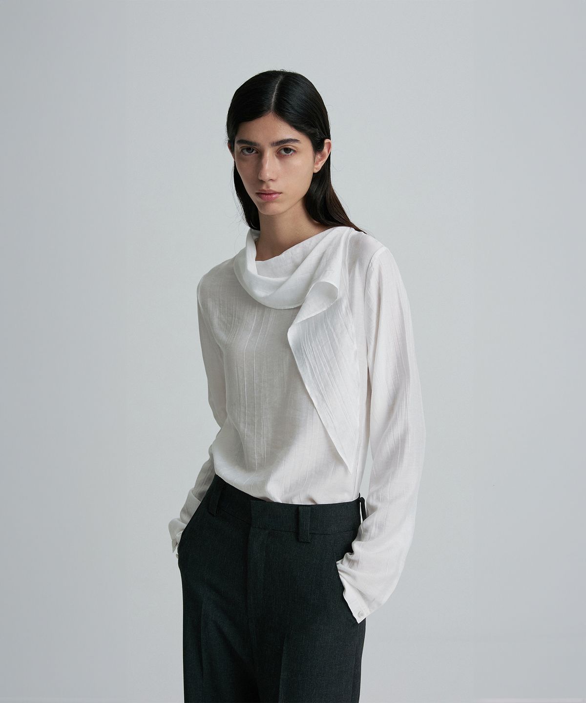리이(RE RHEE) SCARF-DETAIL BLOUSE WHITE