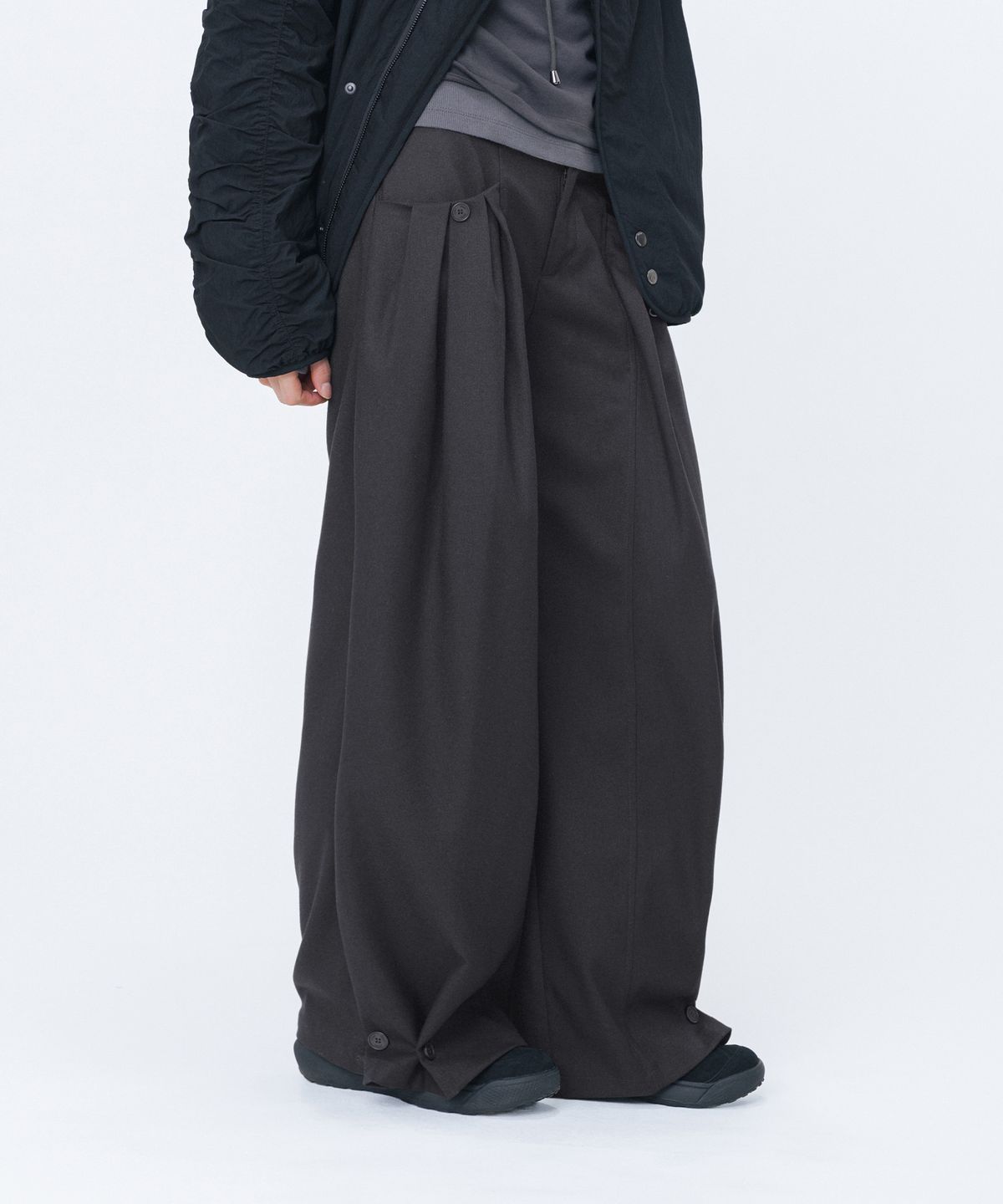 Multi pleats wide pants