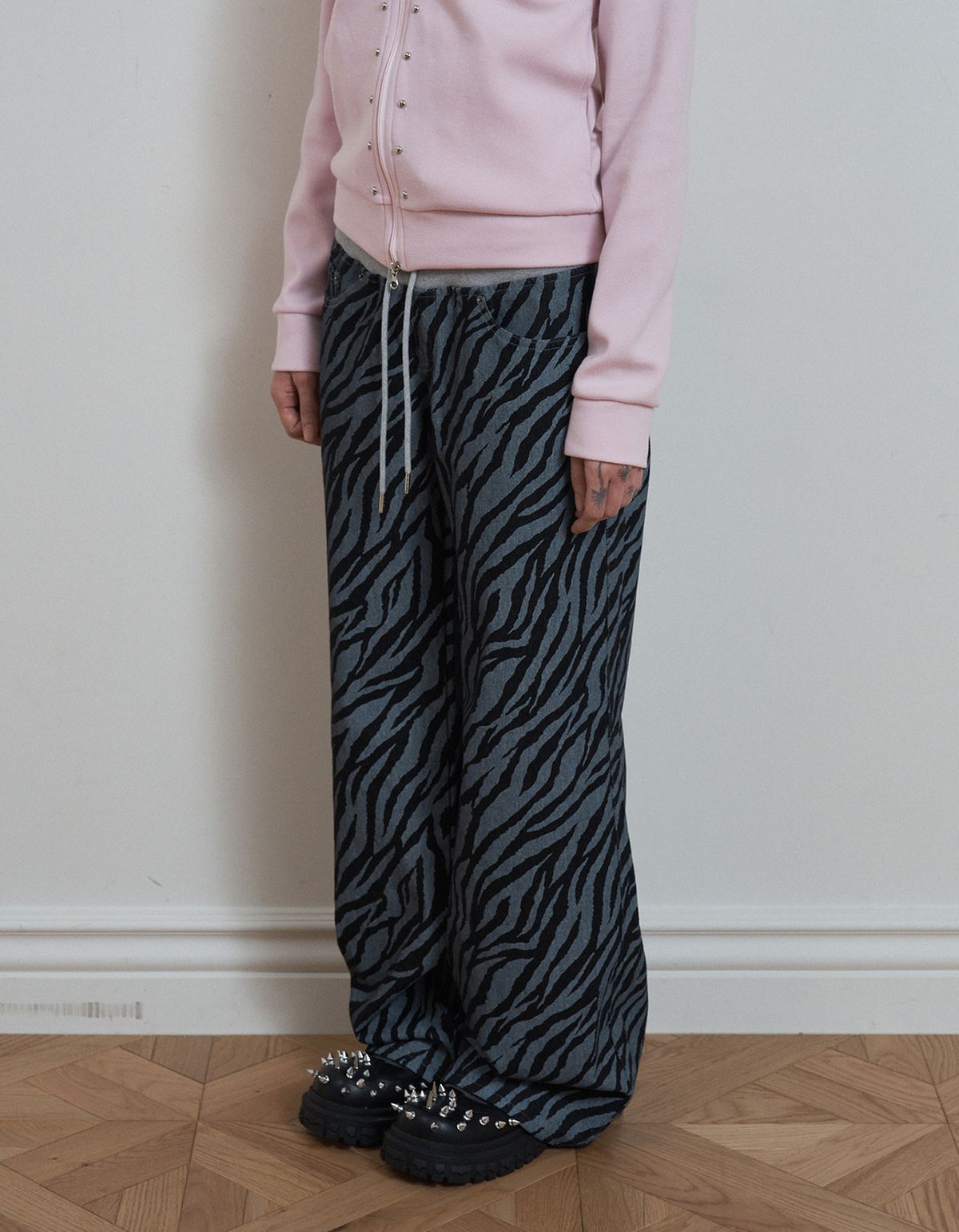 셋업이엑스이(SETUP-EXE) ZEBRA DENIM PANTS / BLUE