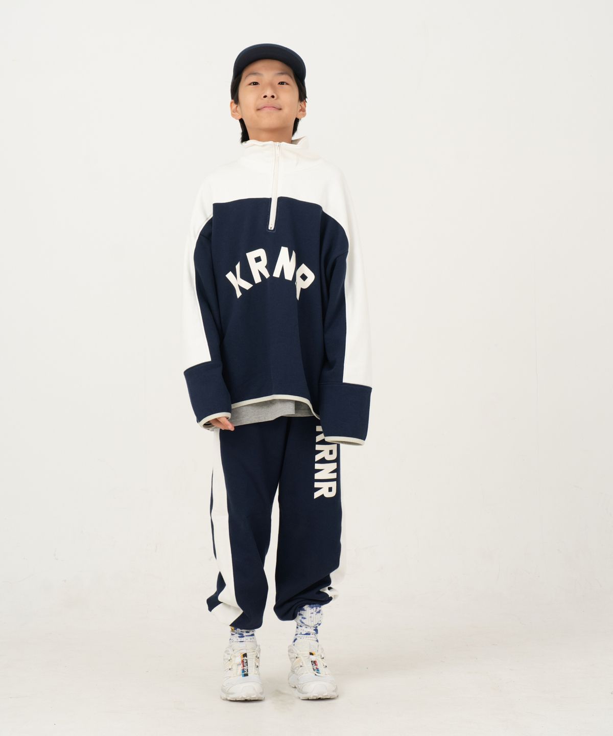 쿠르나르(KRNR) Astronaut 아노락 컬러 블록 하프집업-조거팬츠 주니어 셋업 네이비