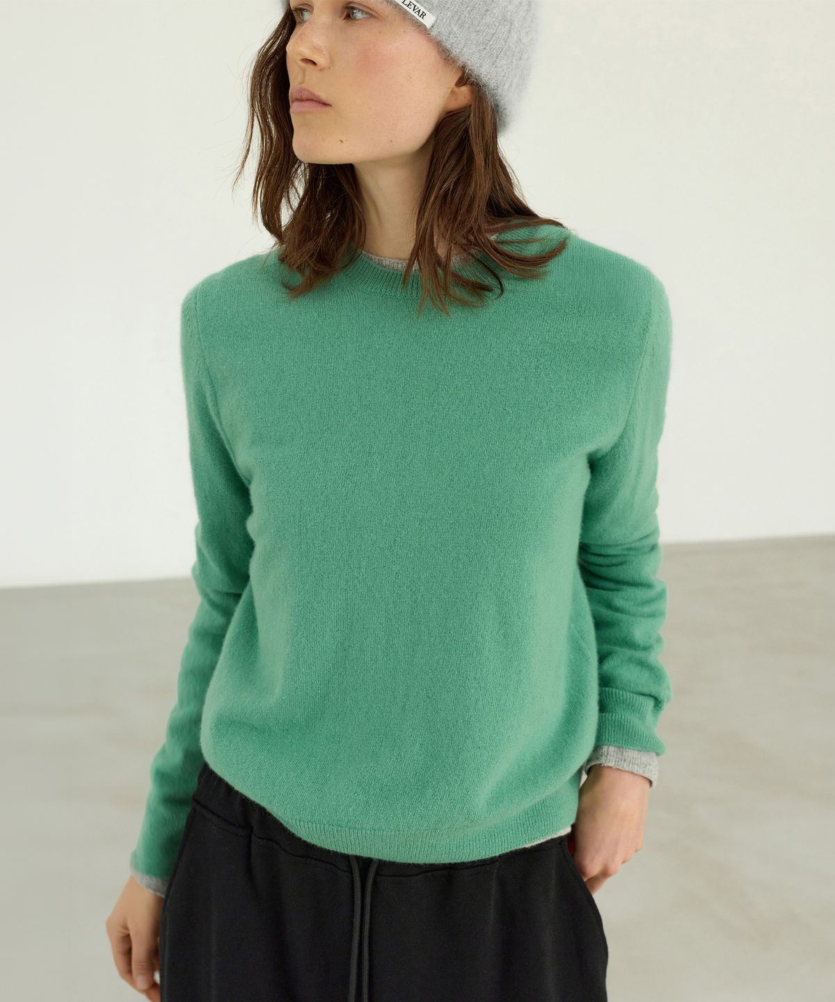 르바(LEVAR) Essential Wool Round Knit - Winter Green