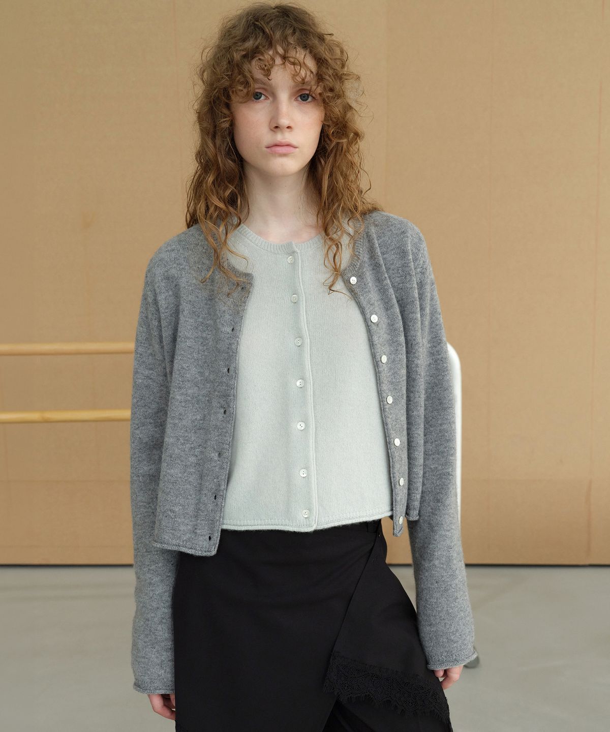 르바(LEVAR) Clean Edge Wool Cardigan - Melange Grey