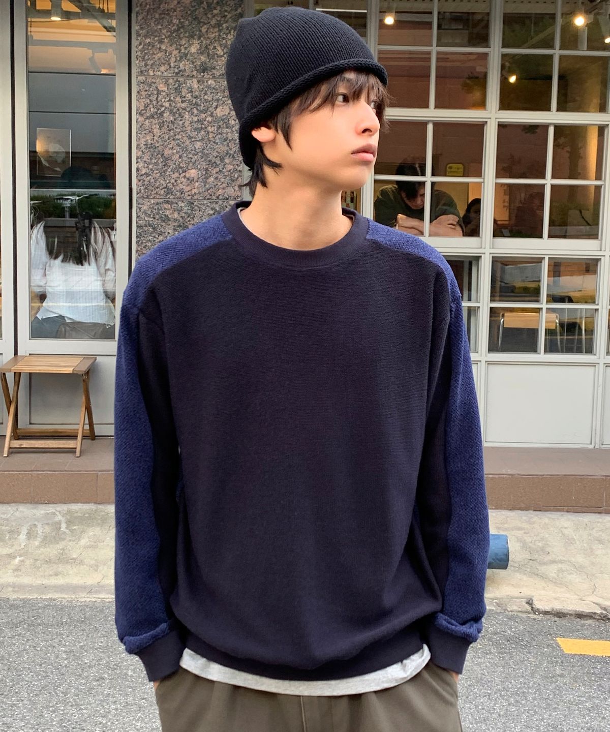 르아르(LEIRE) 투톤 배색 크루넥 맨투맨 [네이비]