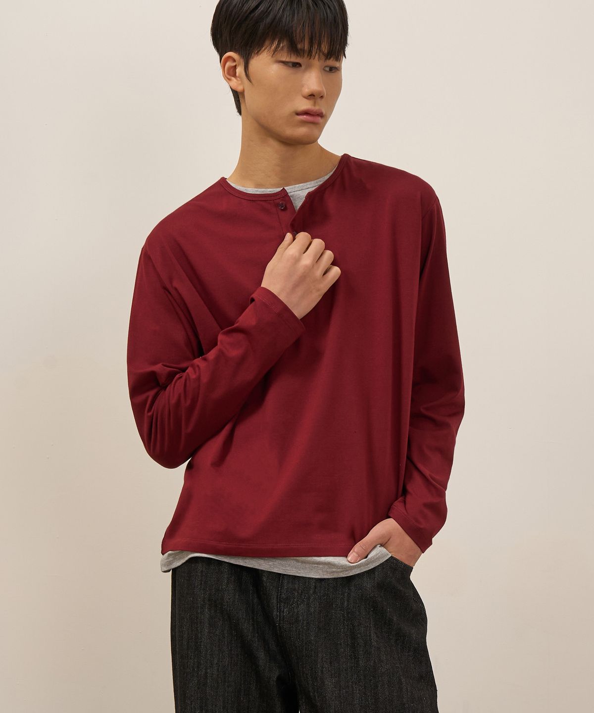 토피(TOFFEE) 레이어드 헨리넥 롱슬리브 (BURGUNDY)