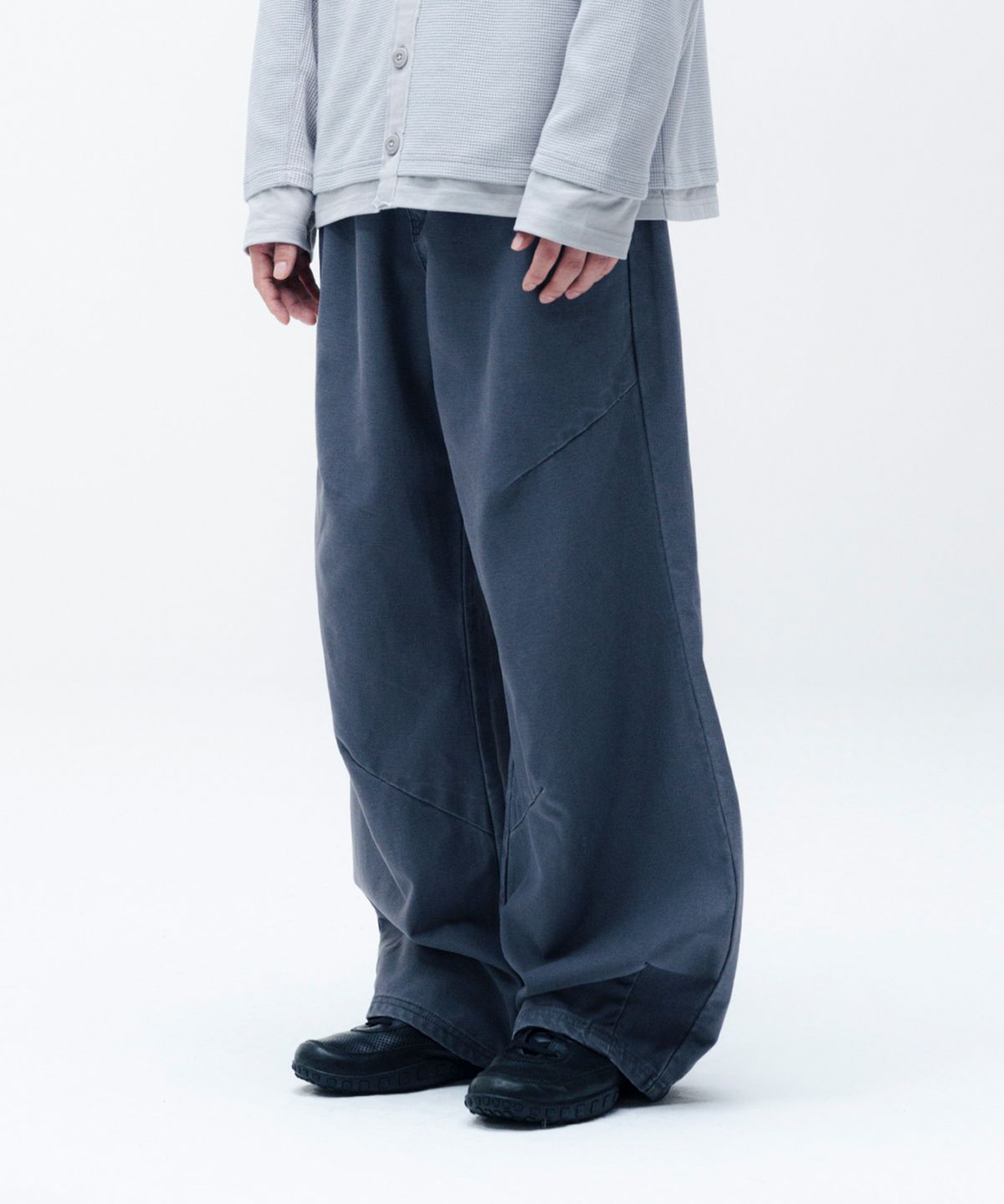 더콜디스트모먼트(THECOLDESTMOMENT) TCM vintage starfish chino pants (charcoal)