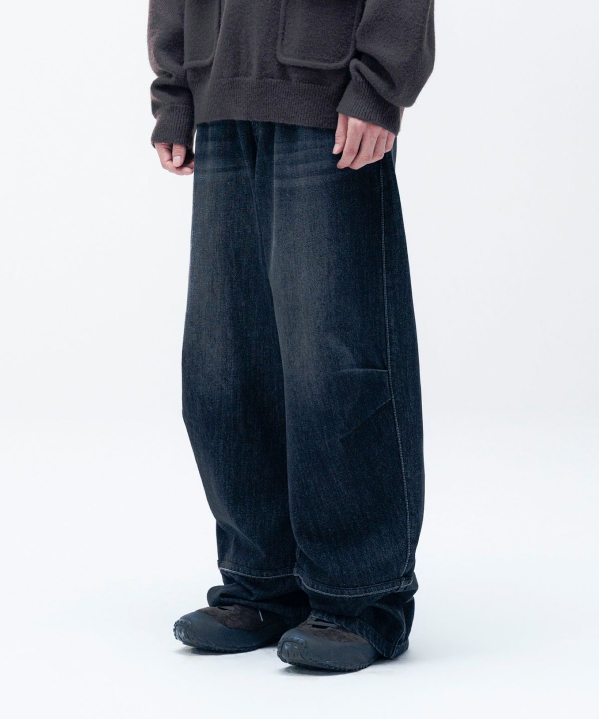 더콜디스트모먼트(THECOLDESTMOMENT) TCM stitch denim pants (black)