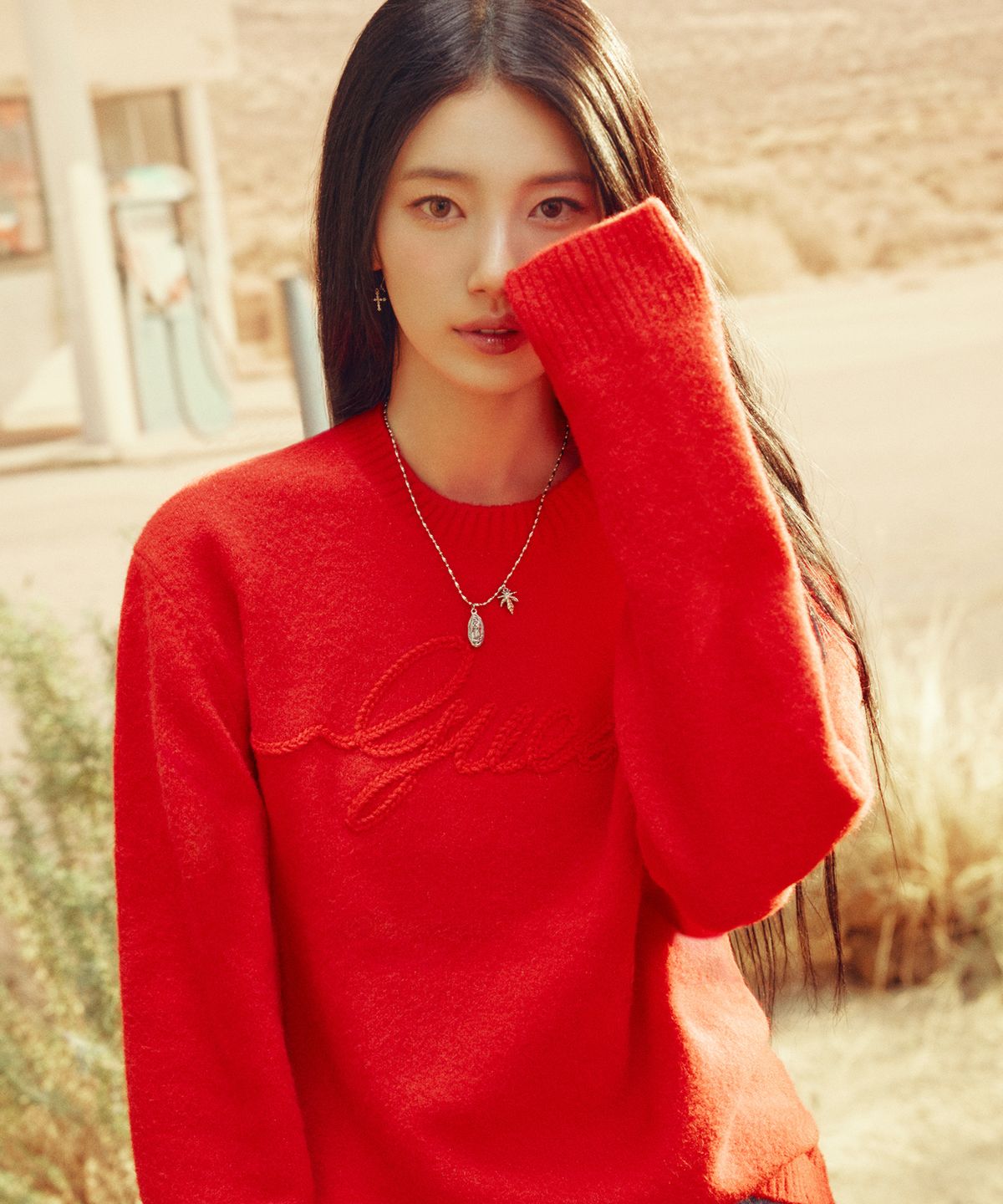 게스(GUESS) 3color 크루넥 밧줄자수 스웨터 MQ4S1696