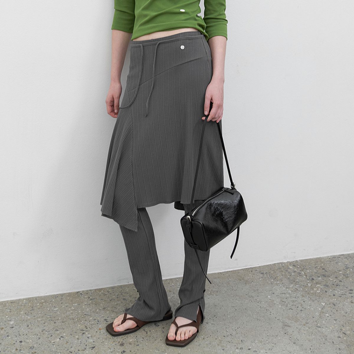 아틀리에 나인(ATELIER NAIN) (PT-5819)UNBALANCED WALE FLARE SKIRT PANTS