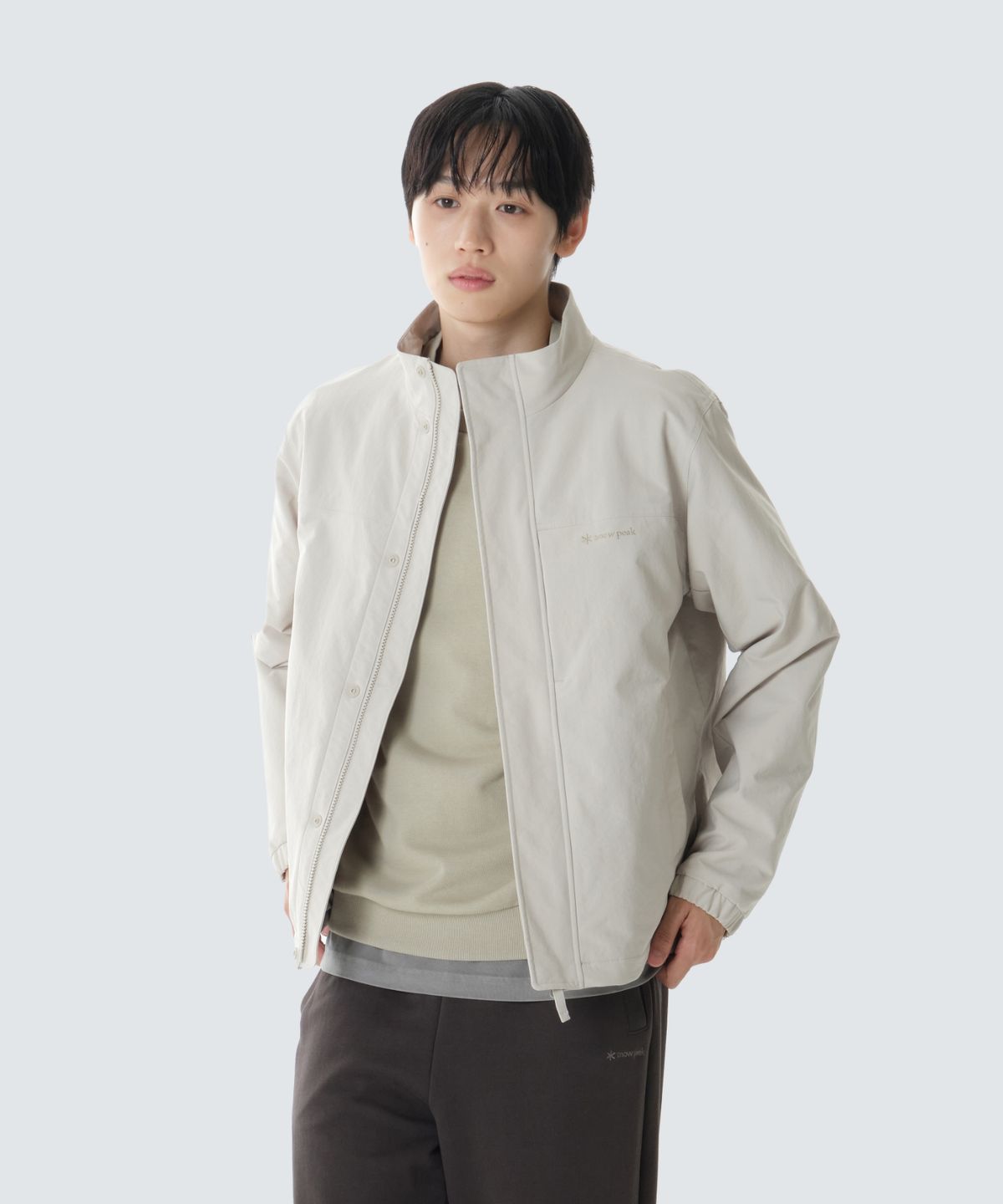 스노우피크 어패럴(SNOWPEAK APPAREL) 캠프 드라이 스탠드넥 바람막이 (S26FMFWB62) Light Beige
