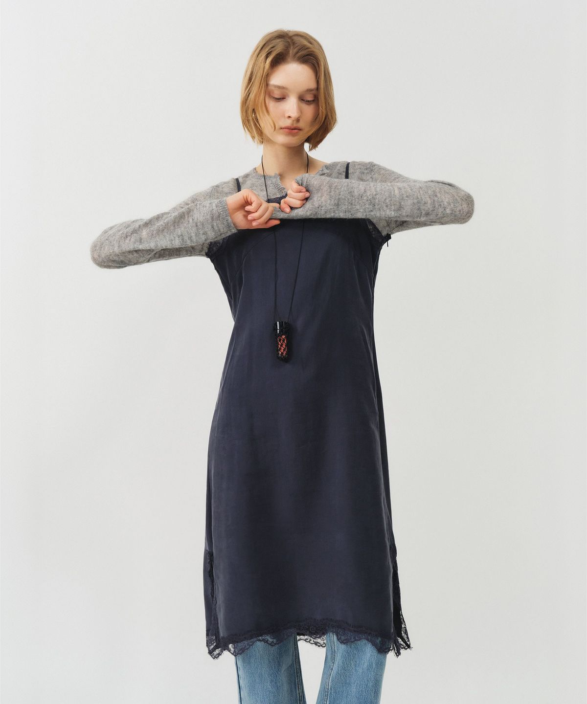 룩캐스트(LOOKAST) 큐프라 레이스 슬립 원피스_네이비 / CUPRA LACE SLIP ONE PIECE_NAVY