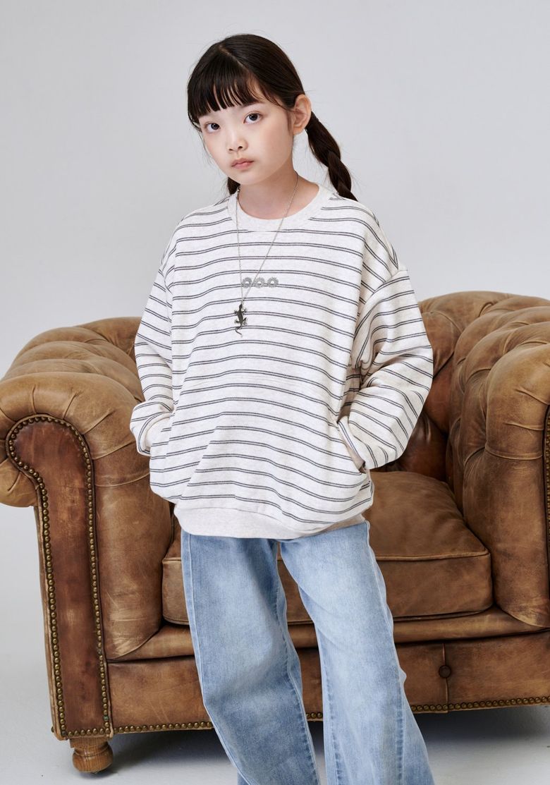 AAG8TS04LB 라이트베이지 스트라이프 맨투맨