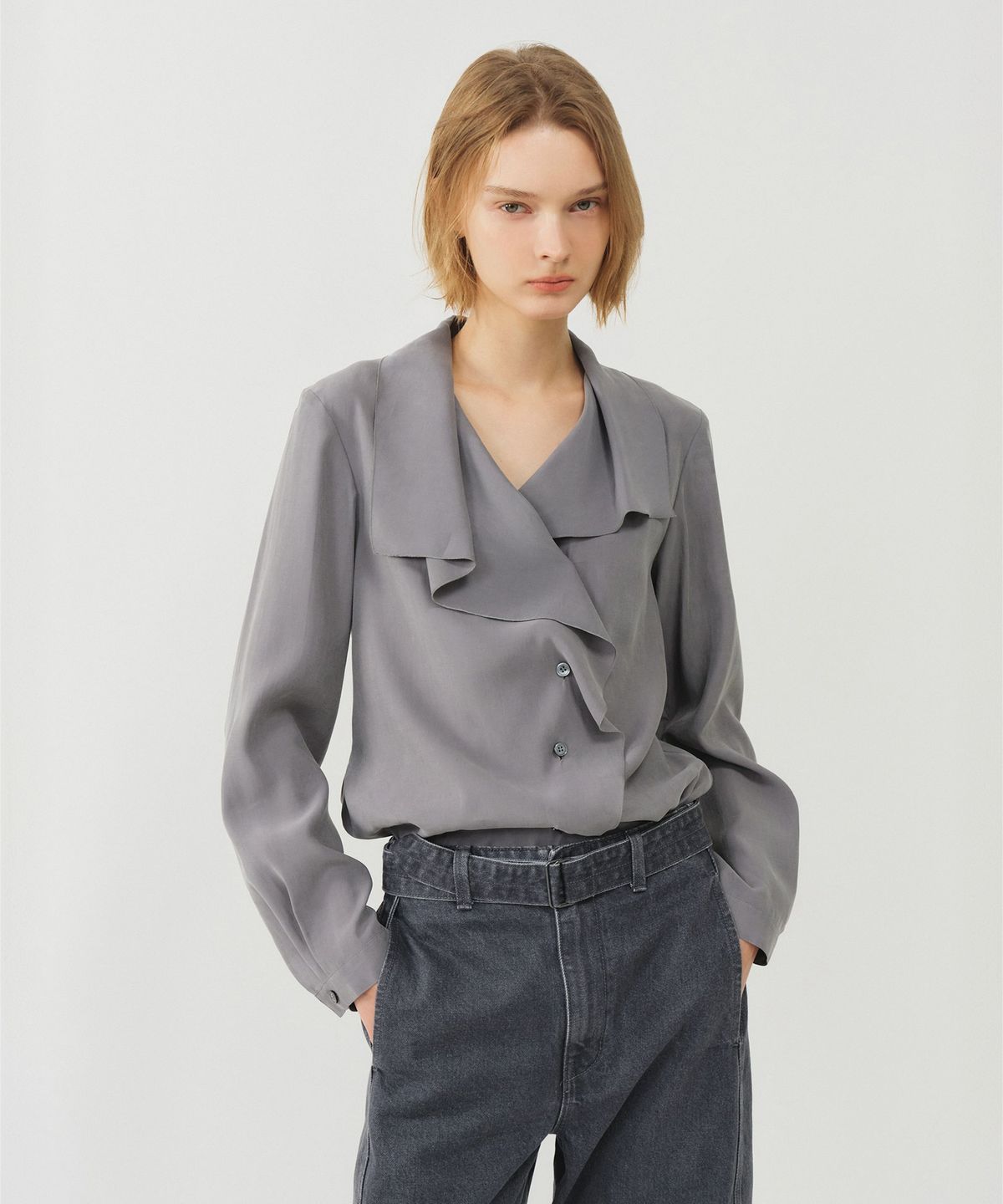 룩캐스트(LOOKAST) 큐프라 드레이프 카라 랩 블라우스 / CUPRA DRAPED COLLAR WRAP BLOUSE_2colors