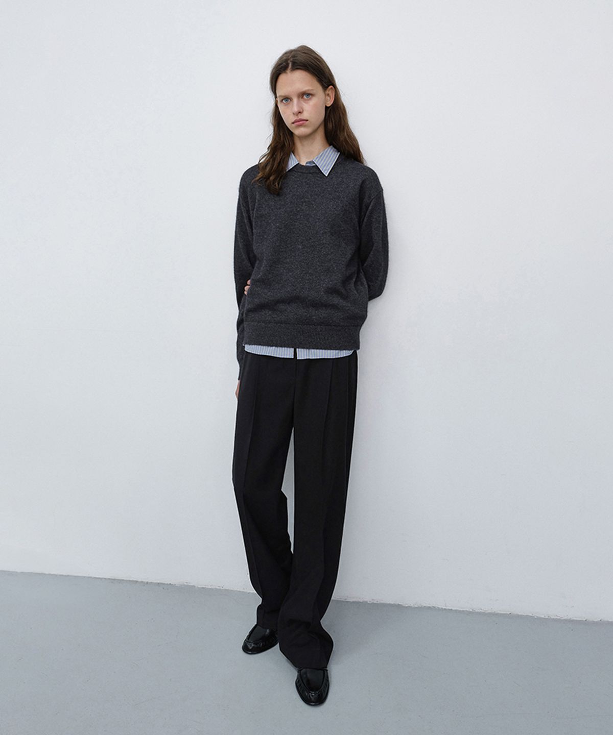 던스트(DUNST) PLEATED SEMI-WIDE SLACKS_UDPA6C202_BLACK