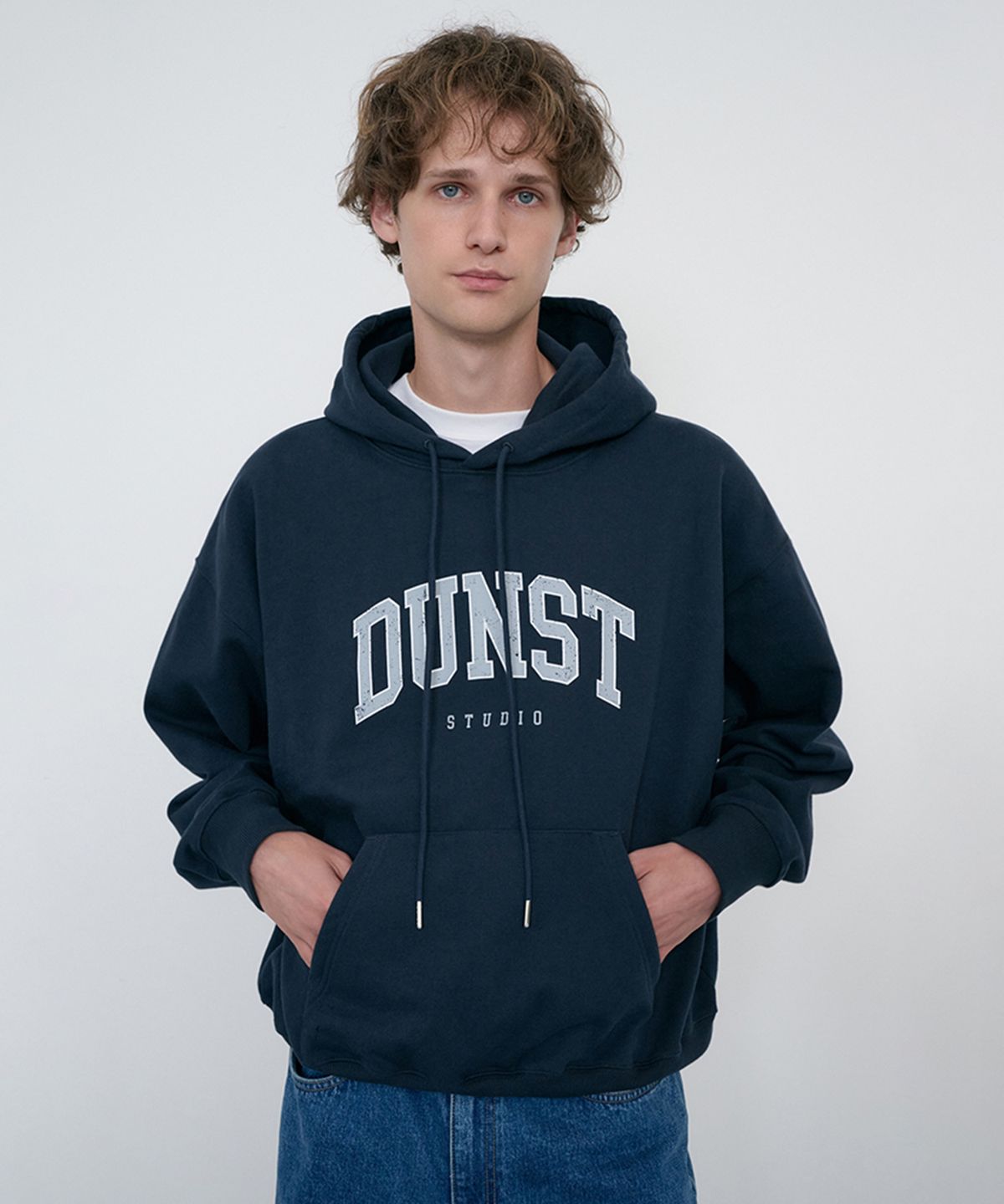 던스트 포 맨(DUNST FOR MEN) UNISEX ARCH LOGO HOODIE_UDTS6C111_FRENCH NAVY