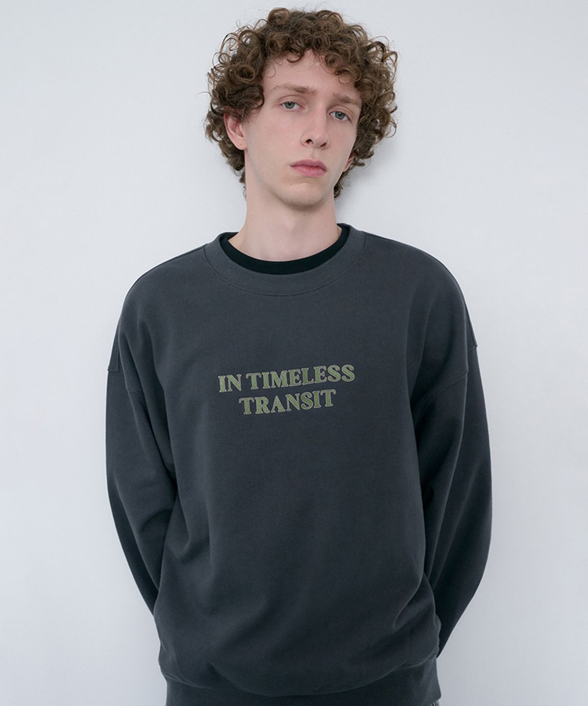 던스트 포 맨(DUNST FOR MEN) UNISEX SLOGAN SWEATSHIRT_UDTS6C109_CHARCOAL GREY