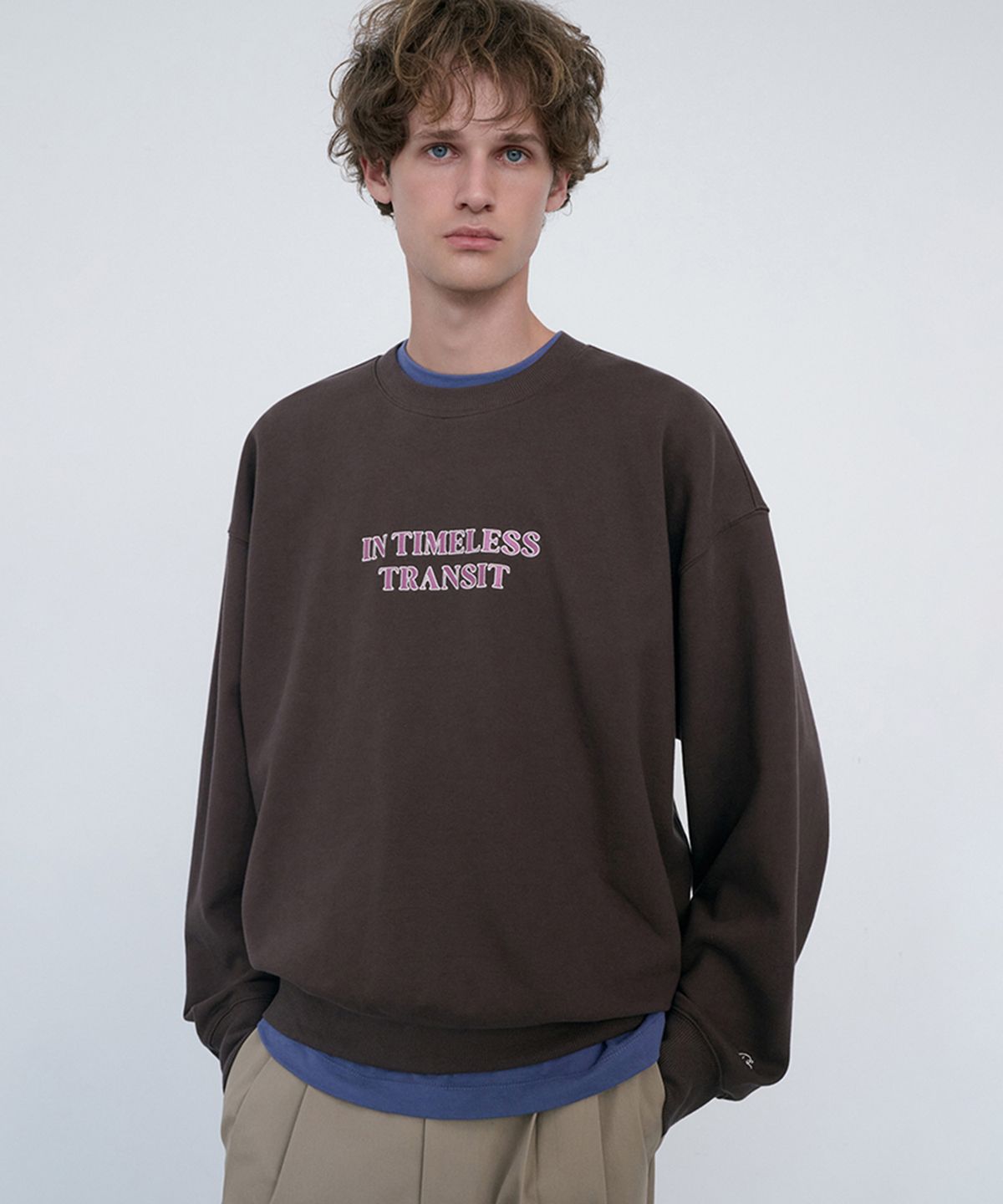 던스트 포 맨(DUNST FOR MEN) UNISEX SLOGAN SWEATSHIRT_UDTS6C109_BROWN