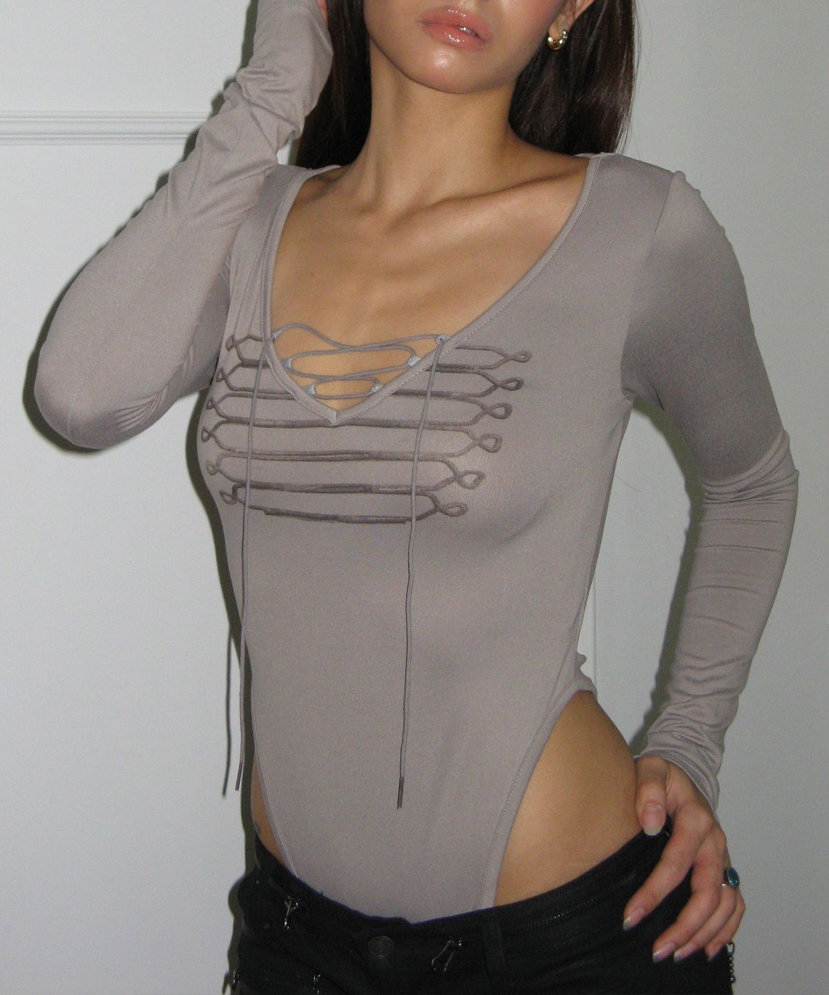 이와이이알(EYEER) Napoleon Bodysuit - Beige