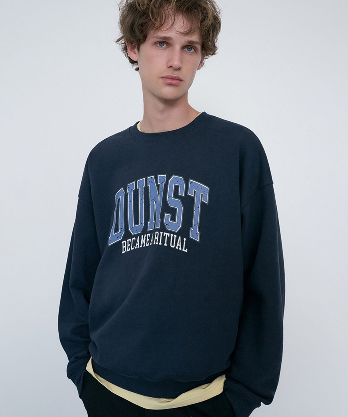 던스트 포 맨(DUNST FOR MEN) UNISEX ARCH LOGO SWEATSHIRT_UDTS6C104_FRENCH NAVY