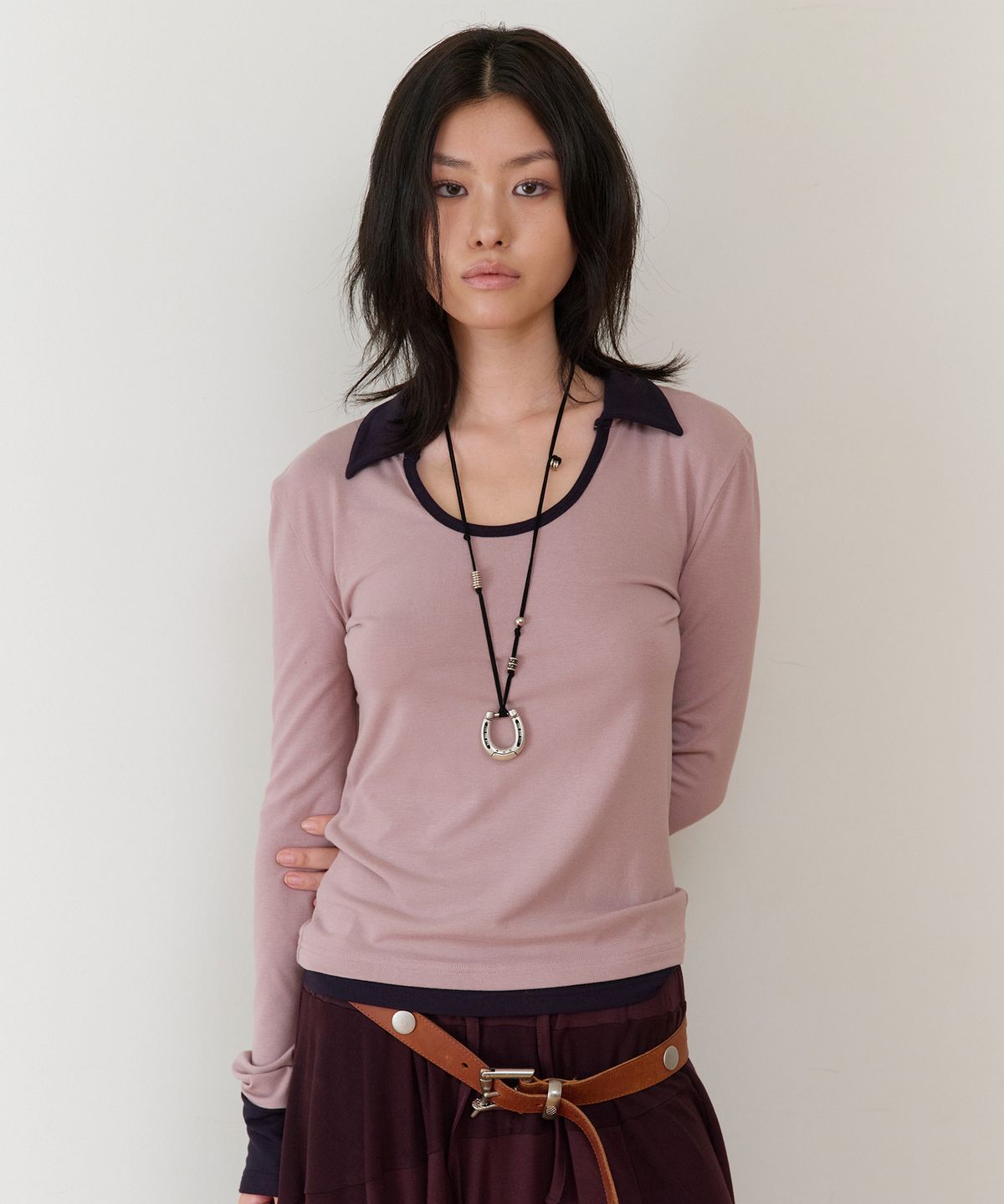 더바이닐하우스(THEVINYLHOUSE) U NECK COLLAR SLIM LS TEE(W) LIGHT PURPLE