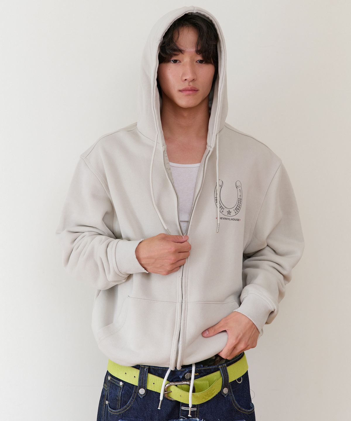 더바이닐하우스(THEVINYLHOUSE) LUCKY HOUSE HOODIE ZIP-UP BEIGE