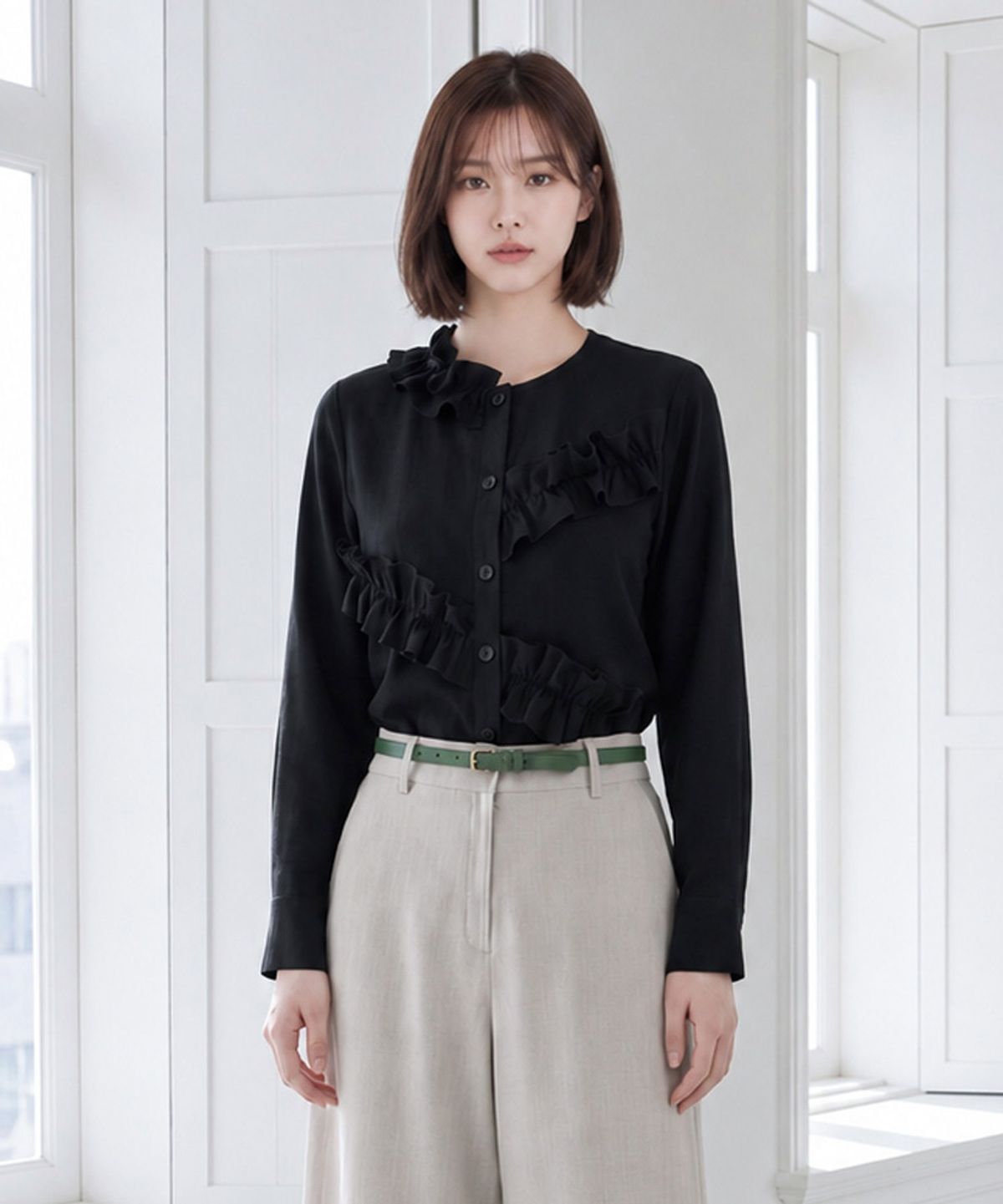엘바이엘(LBYL) 블랙 사선 프릴 블라우스