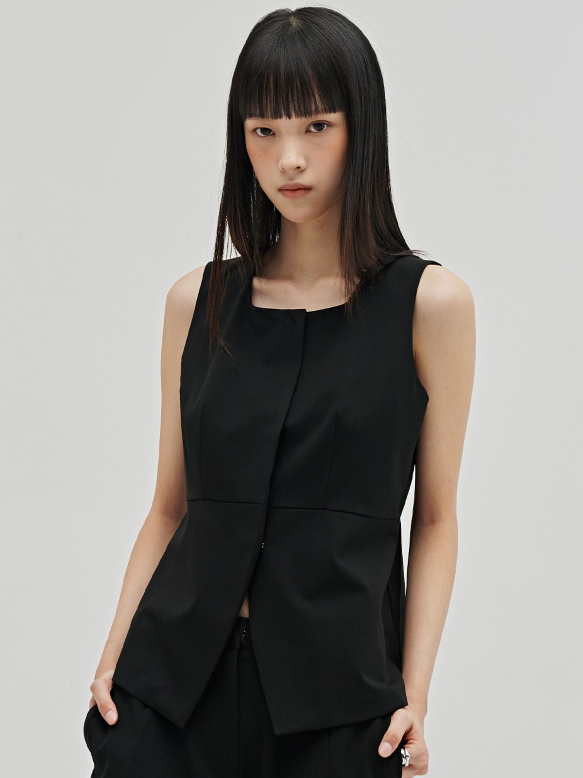 누브(NOUVE) 울 베스트 블라우스 - 블랙 / Wool Vest Blouse - Black