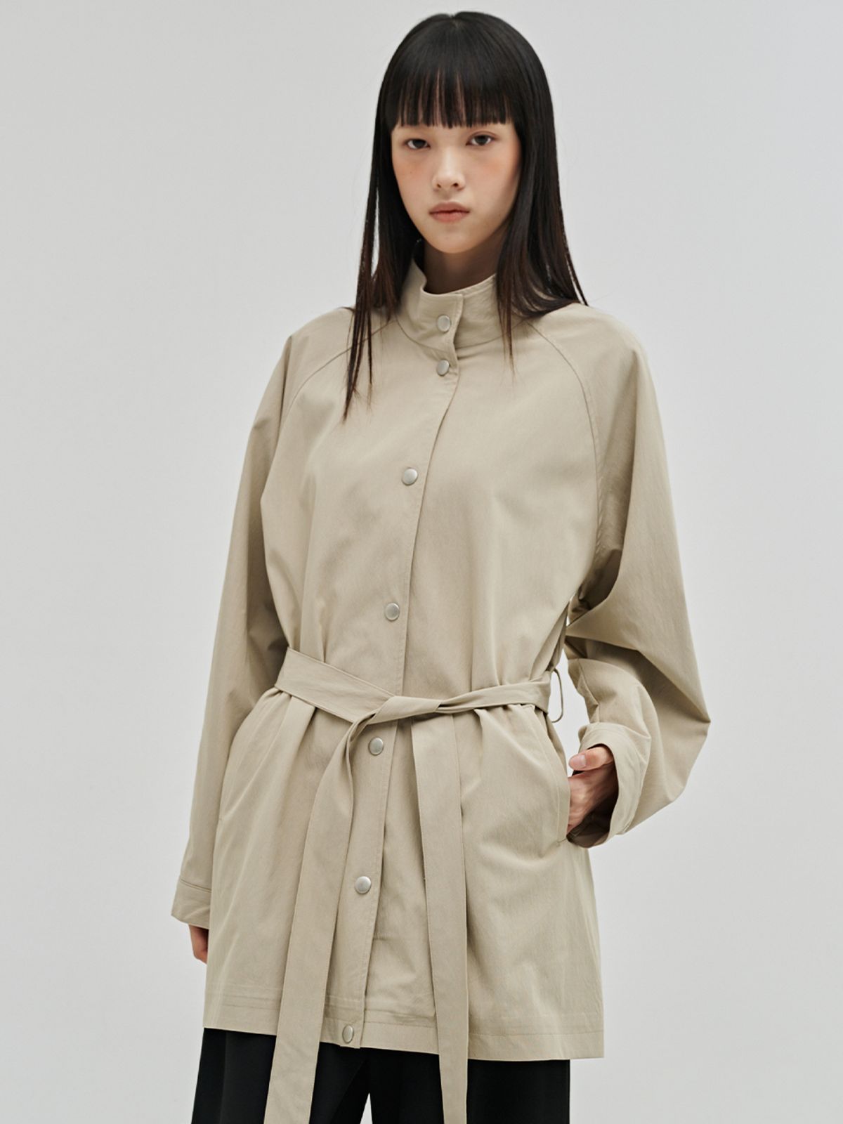 누브(NOUVE) 하이넥 트렌치코트 - 베이지 / High Neck Trench Coat - Beige