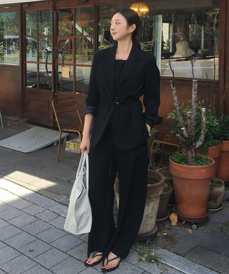 울 테일러드 벨티드 자켓 셋업 - 블랙 / Wool Tailored Belted Jacket Set up - Black