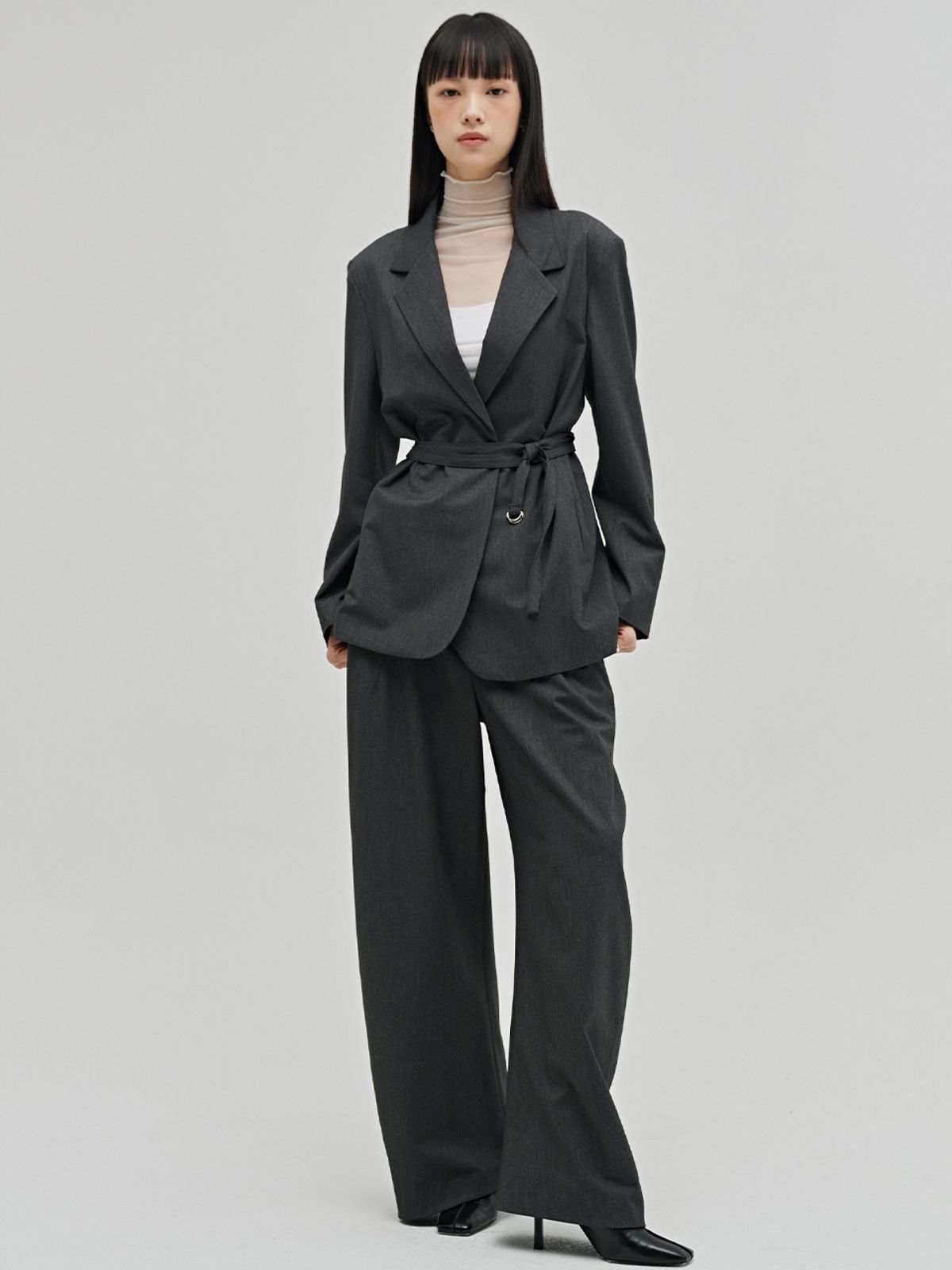 누브(NOUVE) 울 테일러드 벨티드 자켓 셋업 - 다크 그레이 / Wool Tailored Belted Jacket Set up - D.Gray