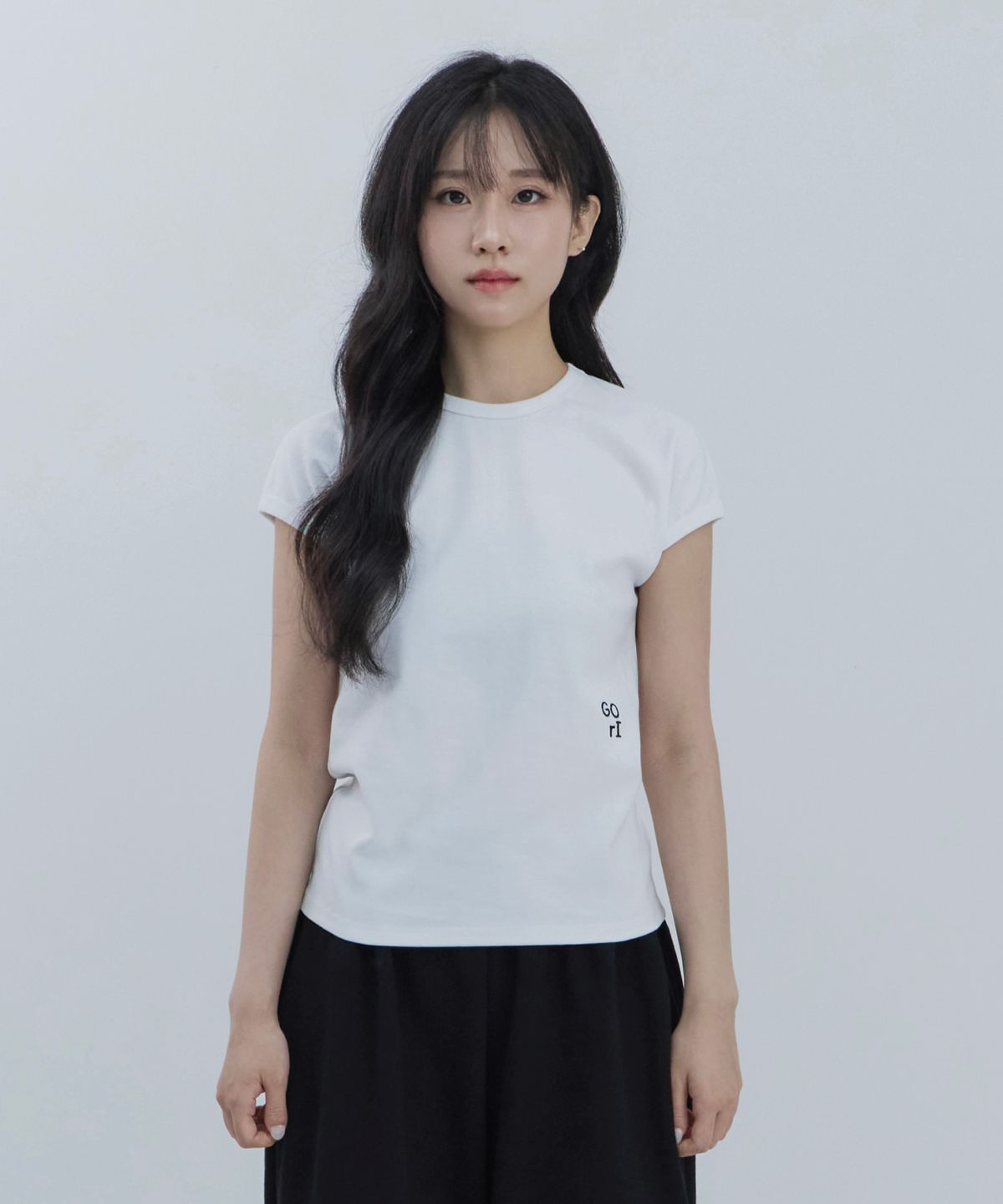 고리(GORI) GOrI Mini Logo Drop-shoulder Sleeveless (white)